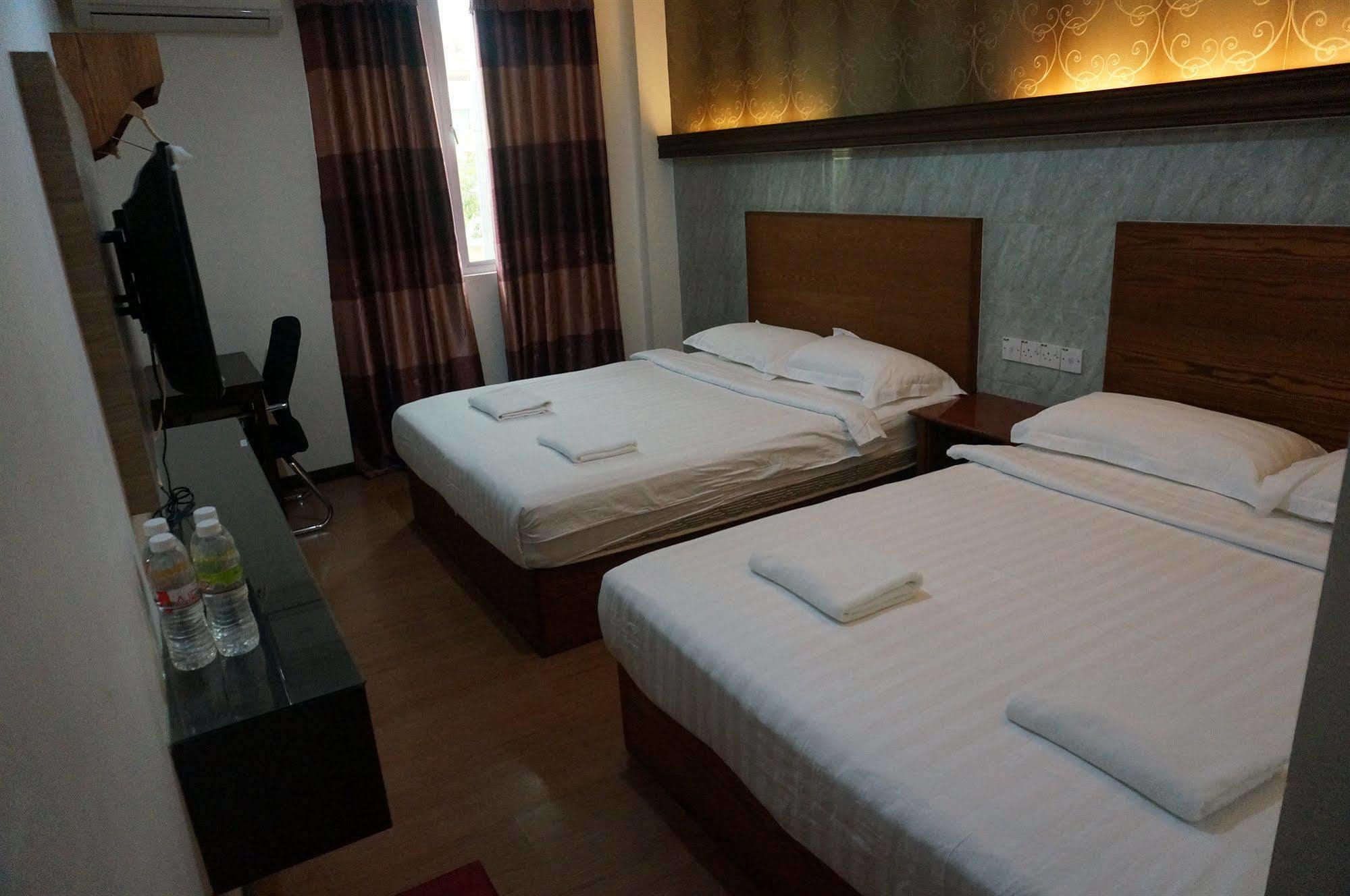 Maxi Inn Bintulu Esterno foto